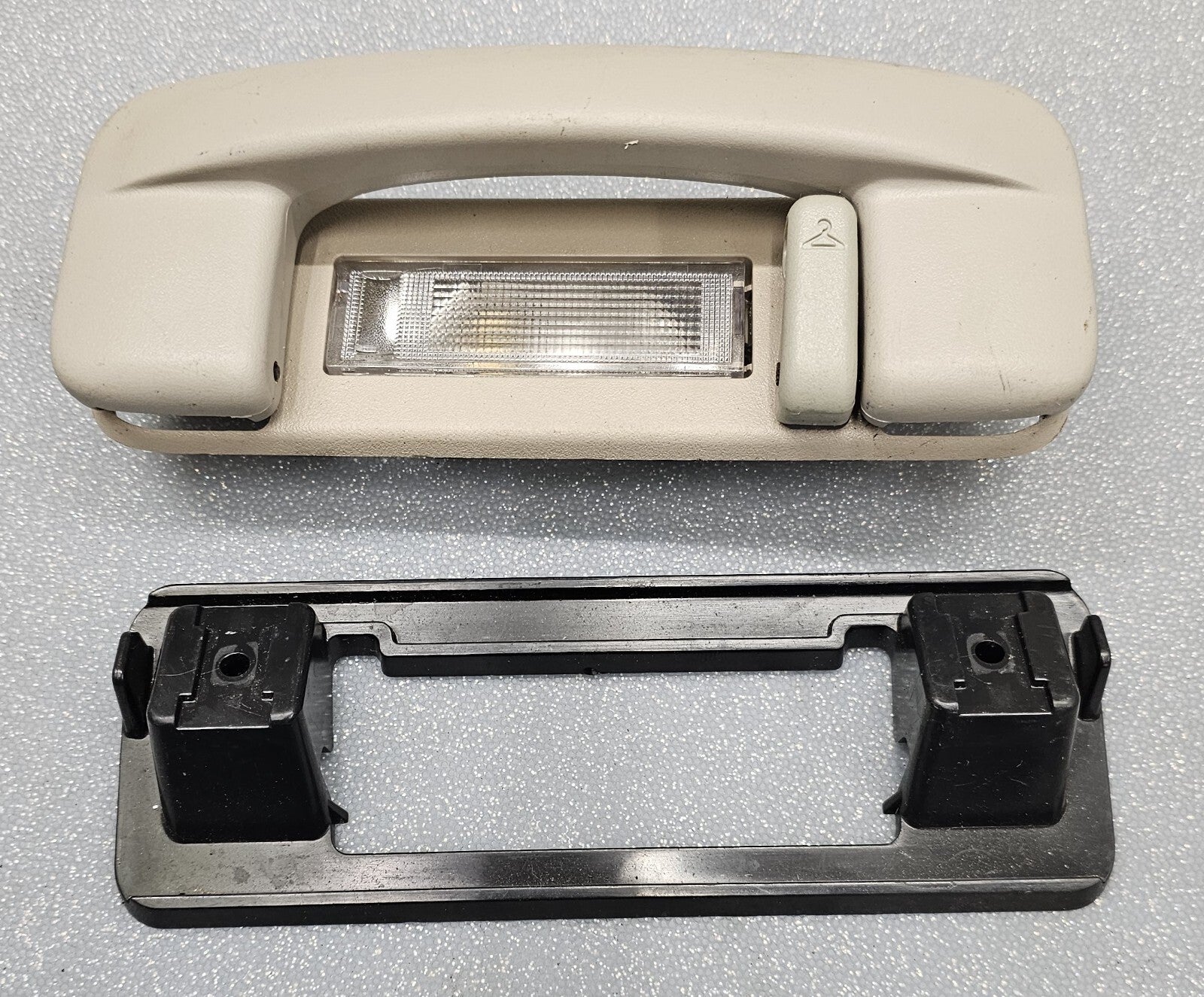 🔥05-10 Grand Cherokee Commander Rear Right Passenger Roof Interior Grab Handle