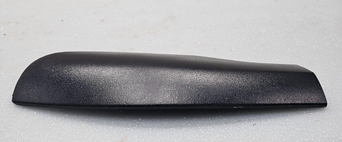 🔥02 -04 Ford Explorer—Right Front Roof Luggage Rack End Trim Cap