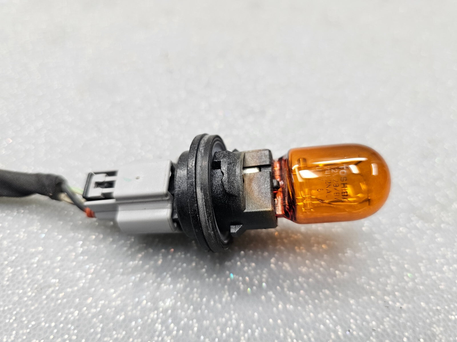 13-16 Dodge DART LEFT/RIGHT Headlight Blinker socket Connector Pigtail Plug Turn