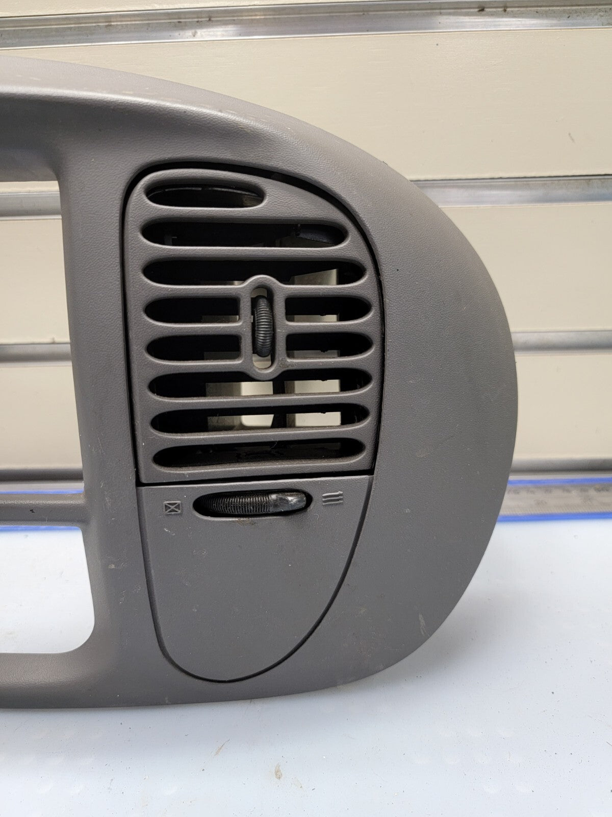 🔥97-03 Ford F150 Center Dash Radio Climate Trim BEZEL Panel AIRBG Line GRAY