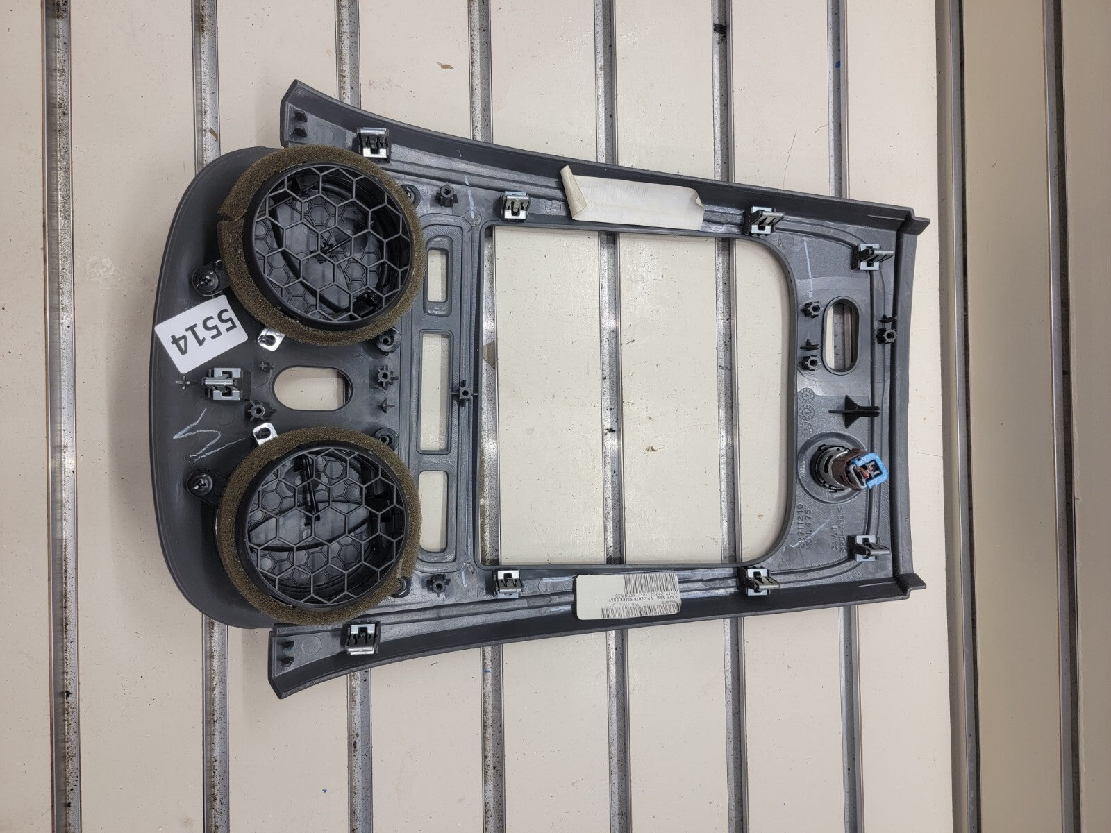 🔥2006-2011 Chevrolet HHR Center Dash Radio Trim w Vents B37 grey