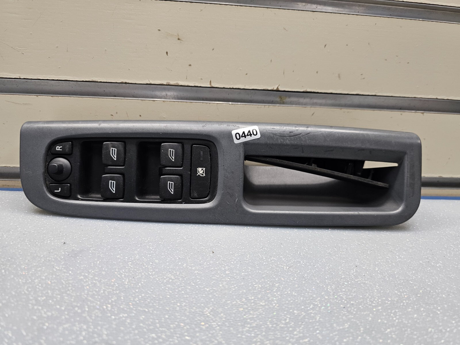 🔥04-07 VOLVO S40 V50 LEFT DRIVER DOOR WINDOW CONTROL SWITCH ASSEMBLY GRAY OEM