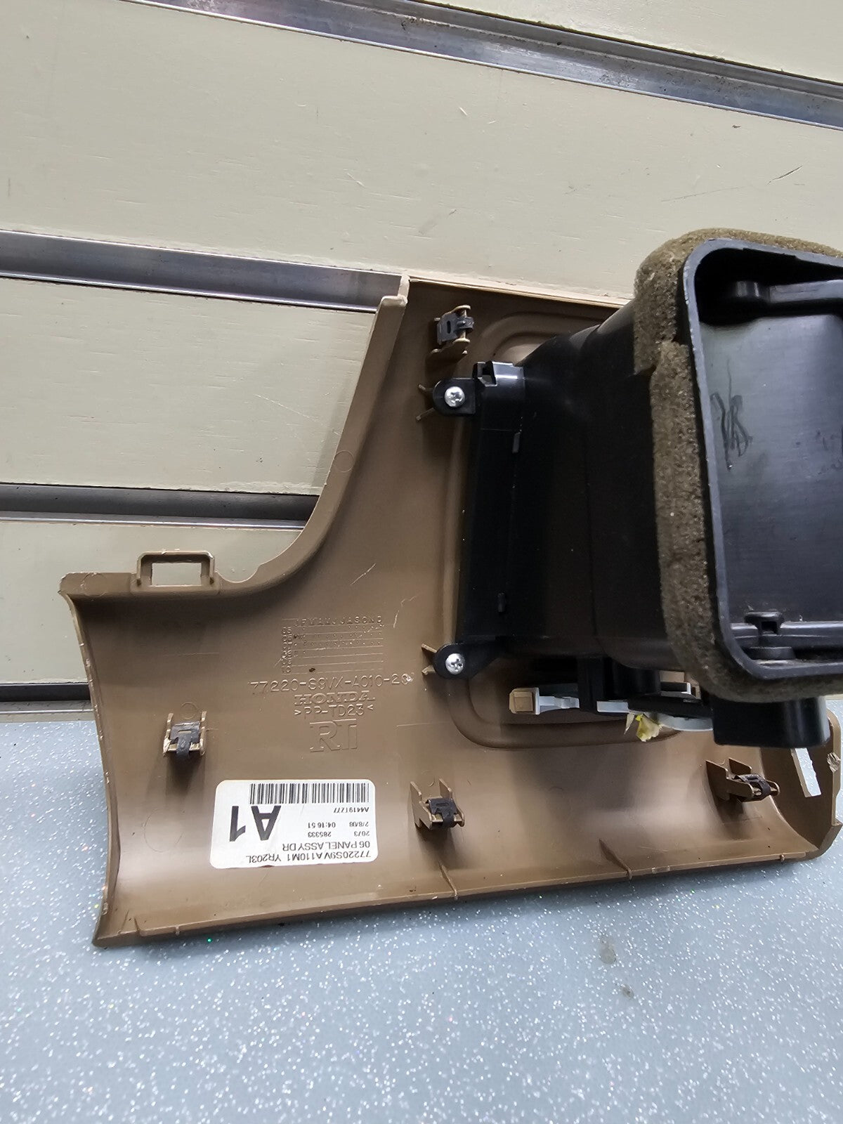 🔥03-05 HONDA PILOT FRONT LEFT DRIVER DASH AC AIR VENT GRILLE W/ BEZEL OEM