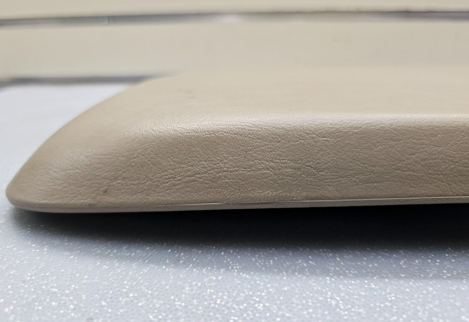 🔥99-07 Ford Excursion F250 F350 Front Center Console Lid Arm Rest Assembly TAN