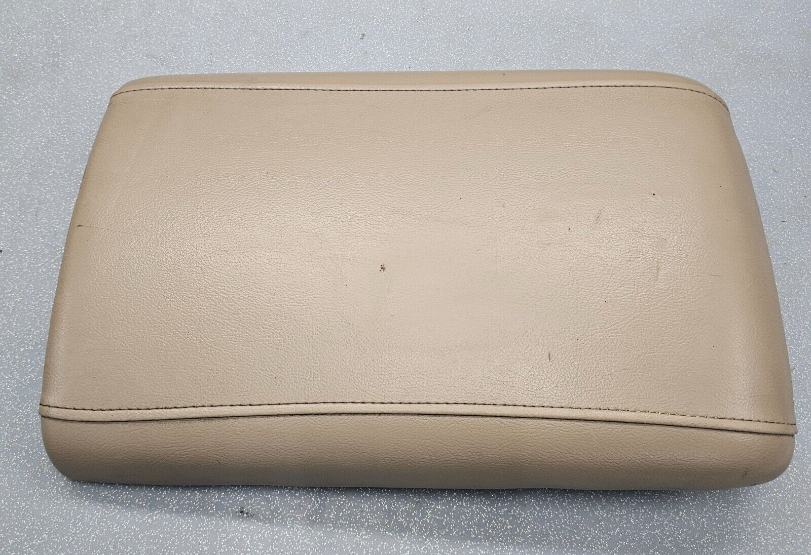 03-06 EXPEDITION Center Console Arm Rest Storage Cover Top Pad Lid Assembly TAN