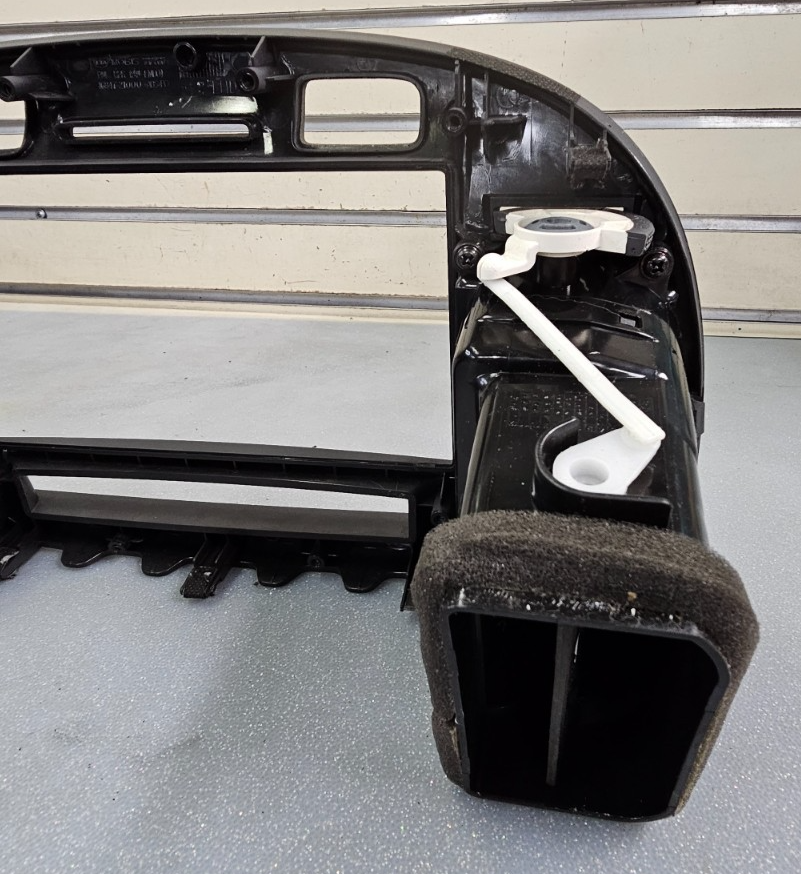 🔥06-11 Kia Rio Center Dash Trim Radio Bezel  Climate With Air Vents Black OEM