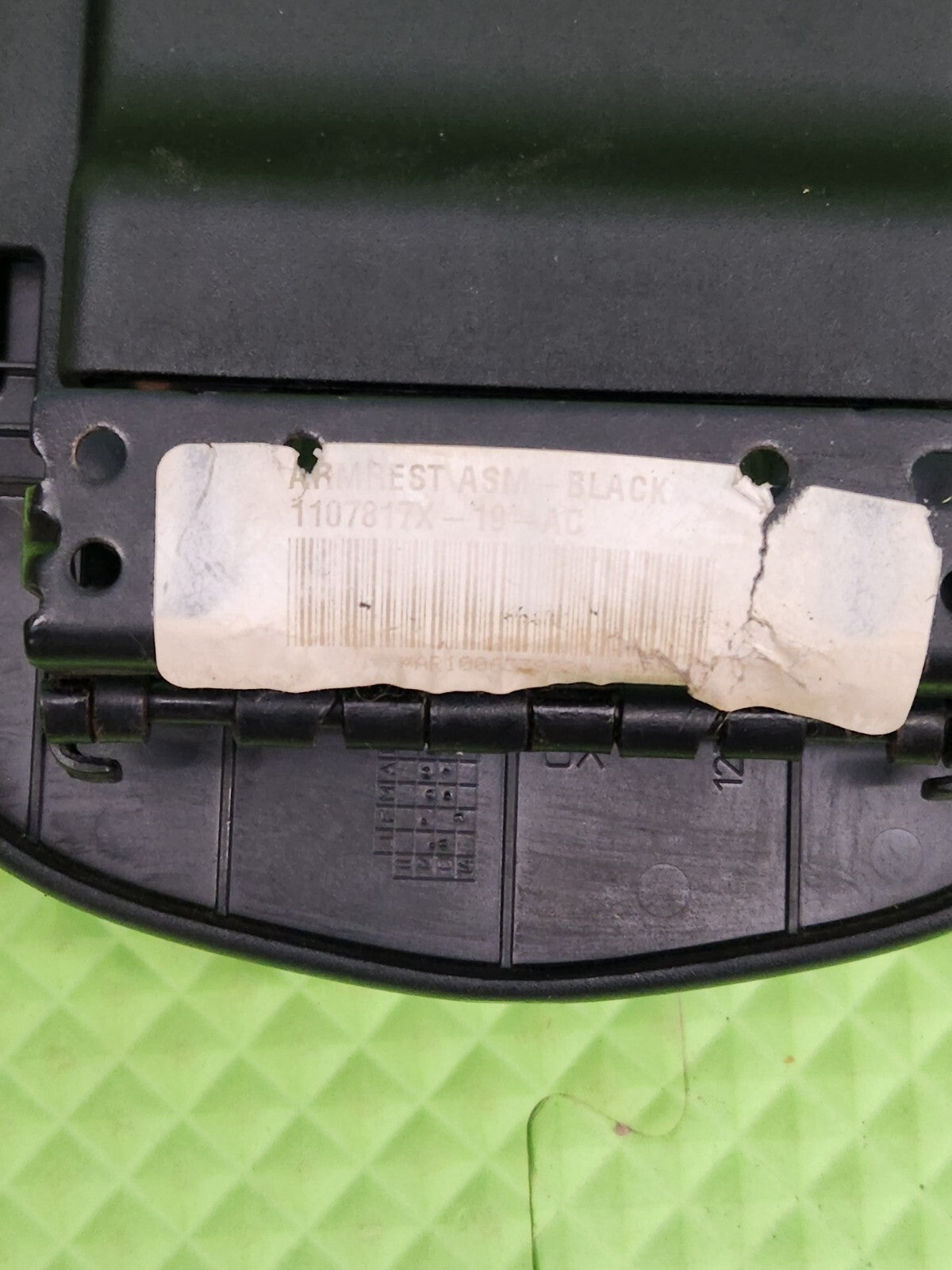 🔥2011-2014 CHRYSLER 200 DODGE AVENGER CENTER CONSOLE LID ARM REST BLACK