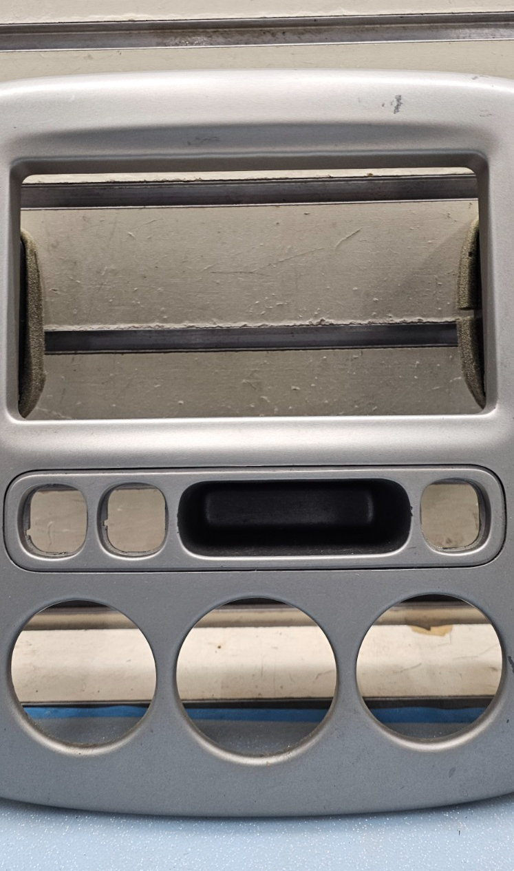 🔥01-07 FORD ESCAPE CENTER DASH RADIO A/C CLIMATE TRIM BEZEL SILVER OEM