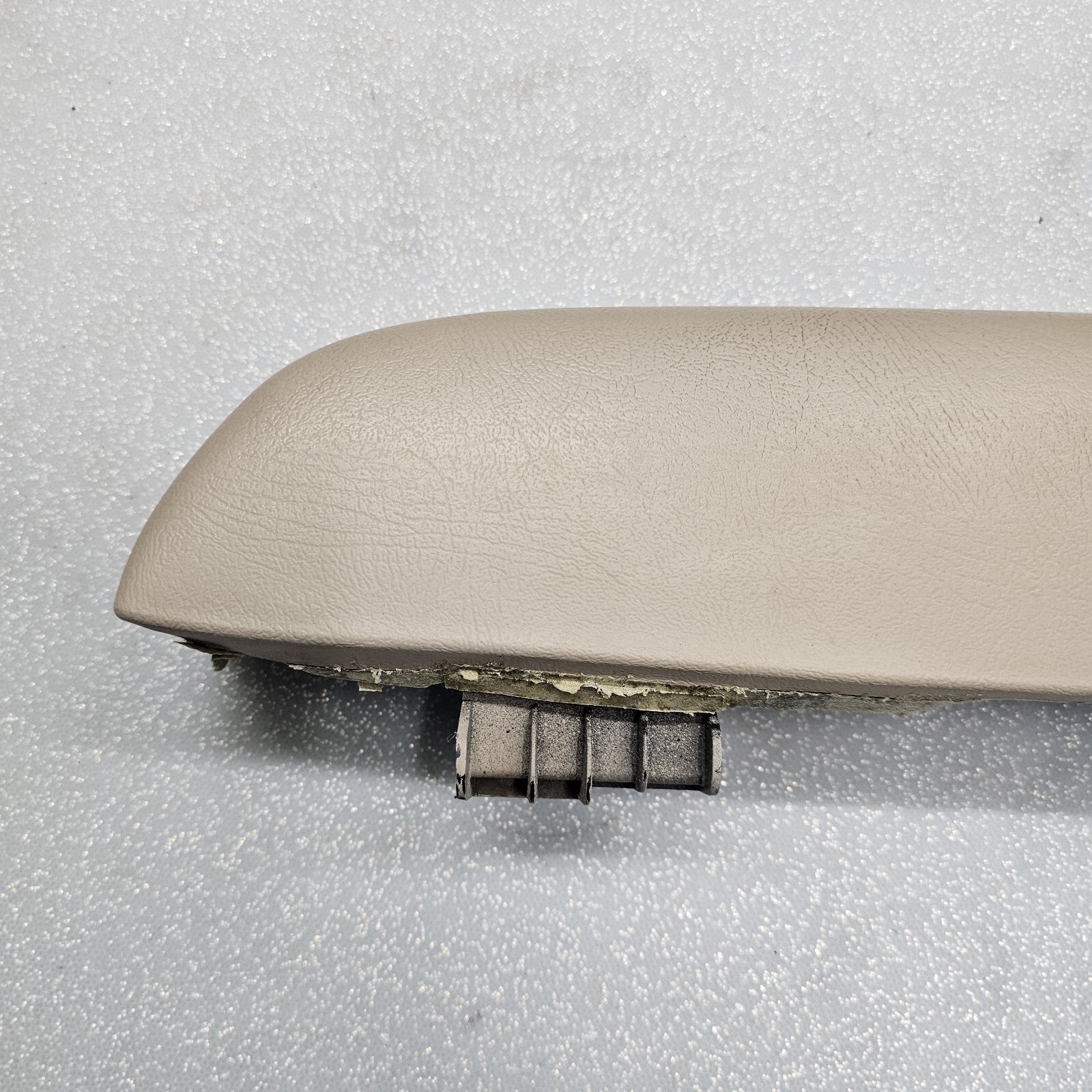 🔥2003-2006 Chevrolet GMC Silverado Tahoe Front Right Door Armrest Handle TAN H2