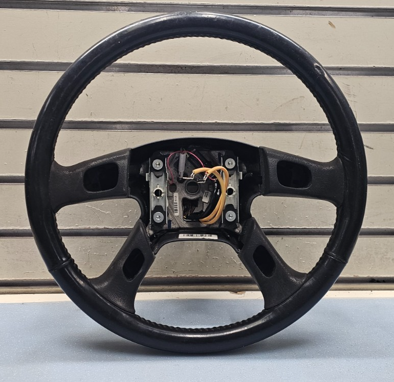 🔥03-06 SILVERADO SIERRA YUKON TAHOE SUBURBAN STEERING WHEEL LEATHER BLACK
