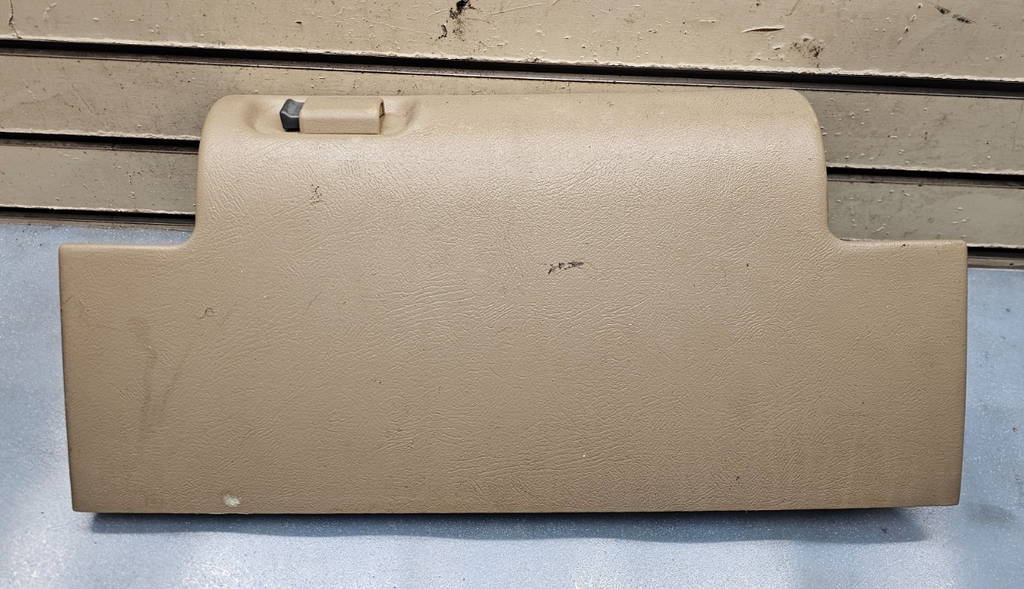 95-99 CHEVY GMC TRUCK SILVERADOC/K Glove Box Storage Compartment Assembly TAN G2