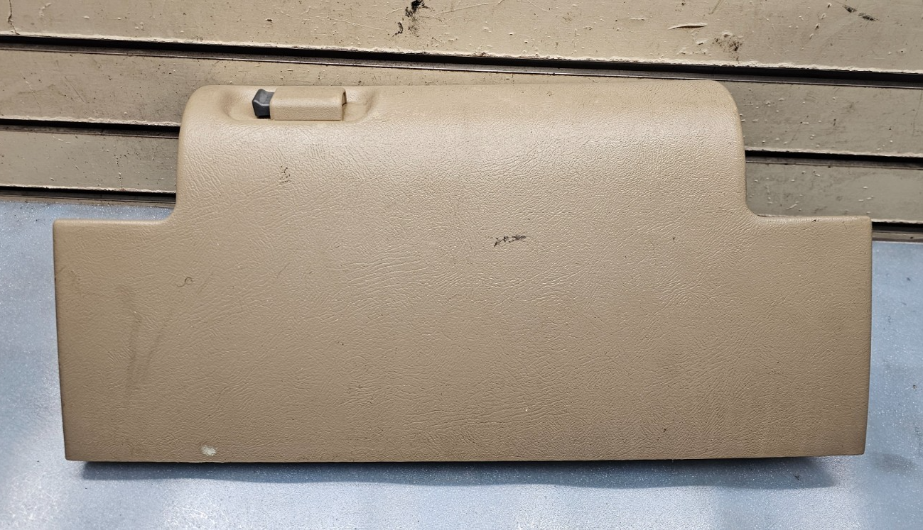 95-99 CHEVY GMC TRUCK SILVERADOC/K Glove Box Storage Compartment Assembly TAN G2