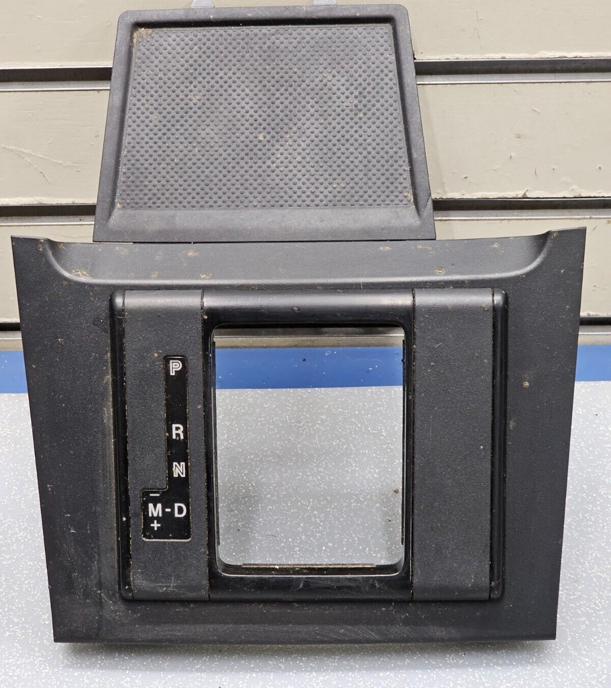 🔥10-12 Mazda CX-9 Center Console Gear Shifter Bezel Automatic Transmission Gray