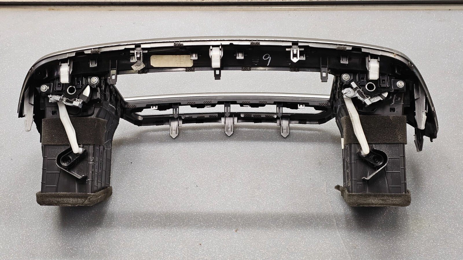 🔥16-18 KIA SORENTO RADIO CENTER DASH SURROUND BEZEL TRIM VENTS Assembly Silver