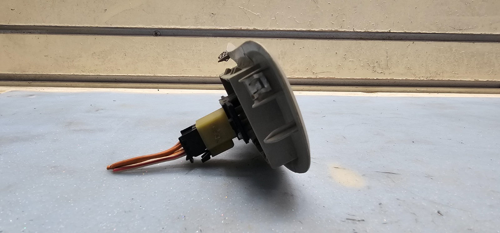 🔥01-07 Caravan Town Country Front Right Passenger Window Door Lock Switch Tan