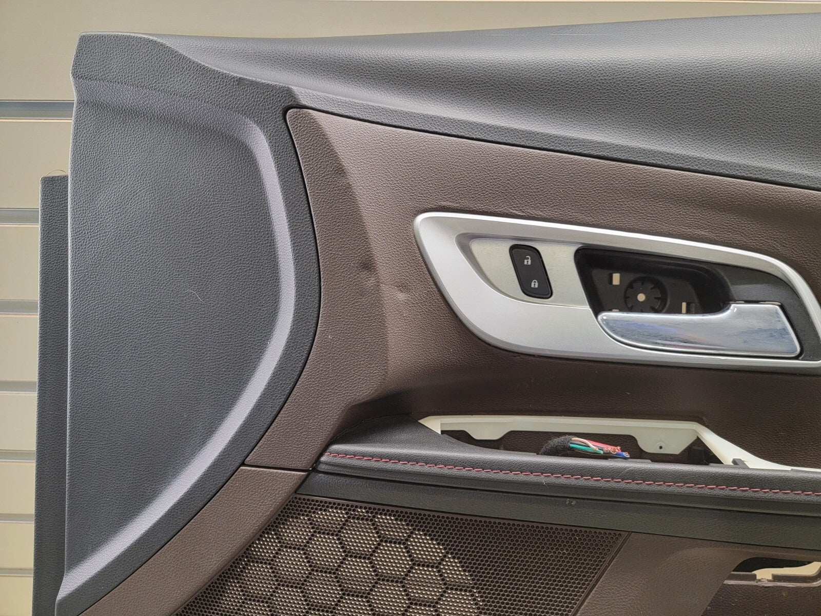 🔥2010 - 2016 CHEVROLET EQUINOX right passenger H FRONT DOOR PANEL BLACK/TAN