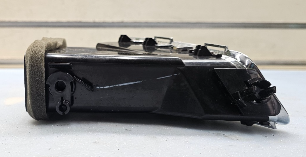 🔥08-13 Cadillac CTS Dash LEFT DRIVER AC A/C HVAC Air Vent Heater SILVER VT24