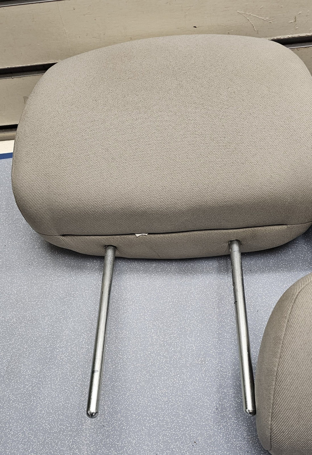 🔥05-12 Ford Escape MARINER Seat HEADREST 2nd Row Rear SET: 3 Cloth TAN