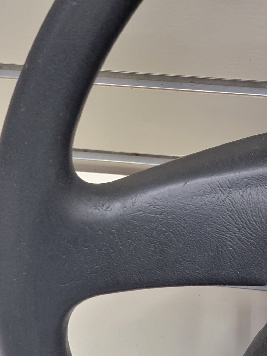 🔥03-06 SILVERADO SIERRA YUKON TAHOE SUBURBAN STEERING WHEEL LEATHER BLACK