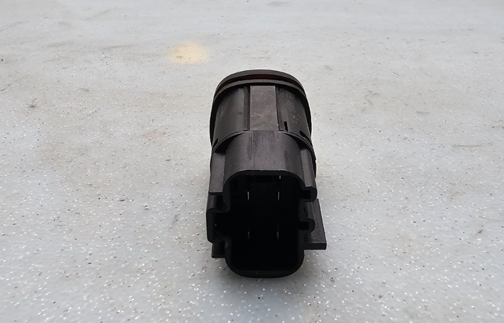 🔥2004-2008 Ford maverick HAZARD SWITCH black