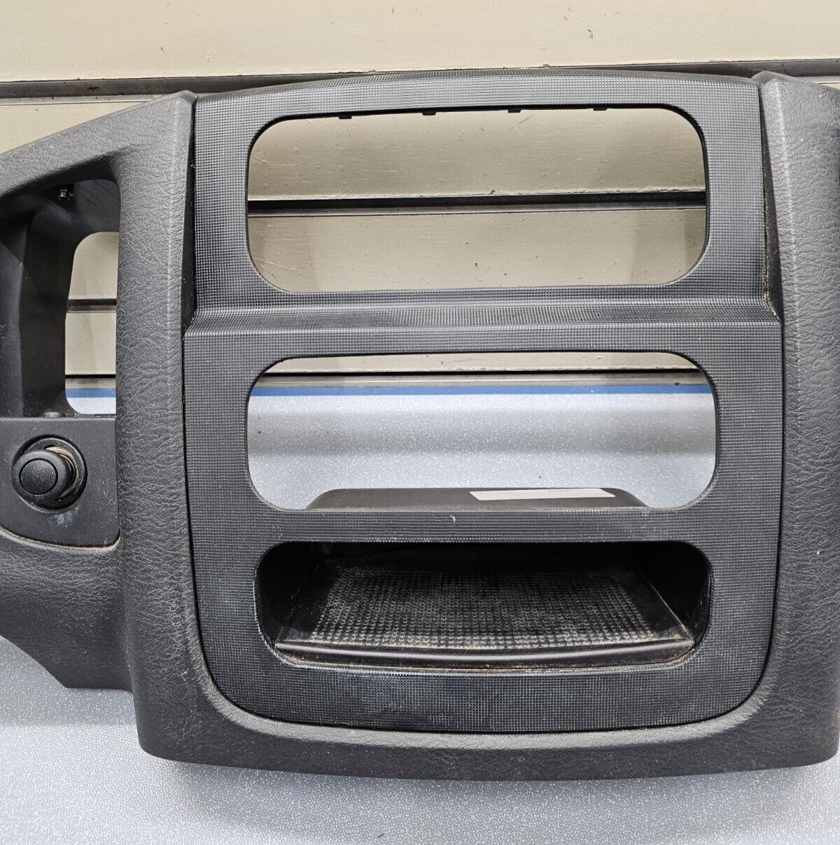 🔥02-05 Dodge RAM Dash RADIO Audio Stereo Bezel Climate Trim Panel Black B10