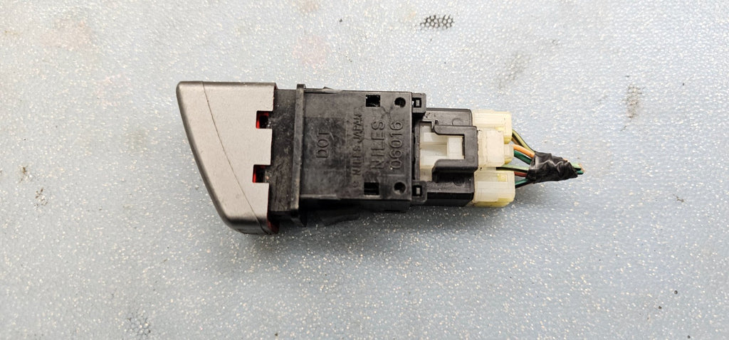 🔥00-04 Nissan Almera Maxima Hazard Warning Switch Button Silver