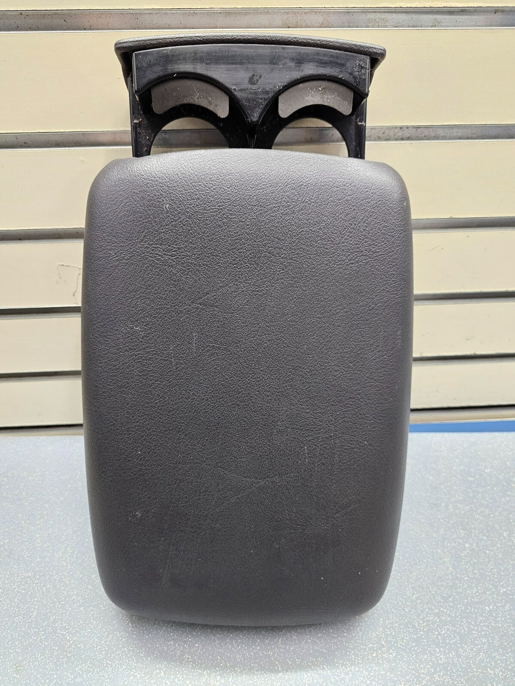 17-18 HYUNDAI ELANTRA Front Center Console Lid Arm Rest Cover Leather BLACK OEM