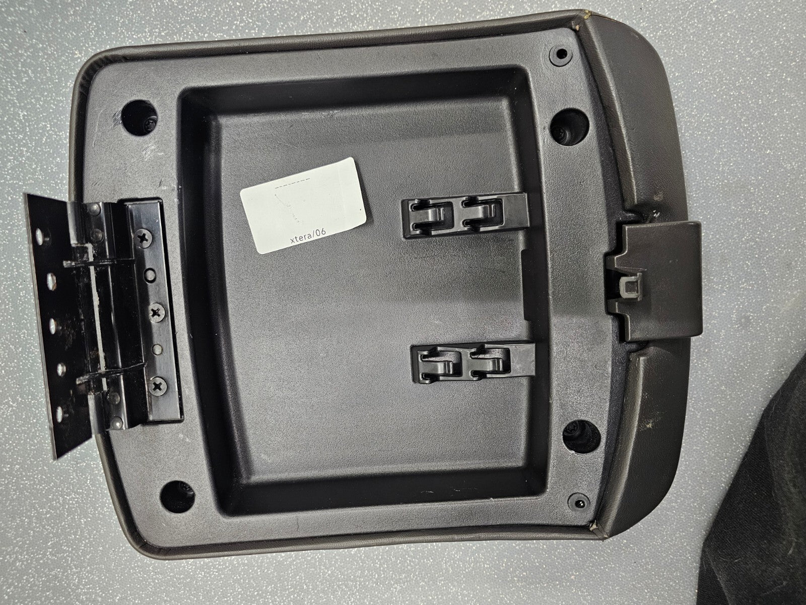 🔥06-15 Frontier Xterra Center Console Door Lid Armrest Top Pad Storage Black