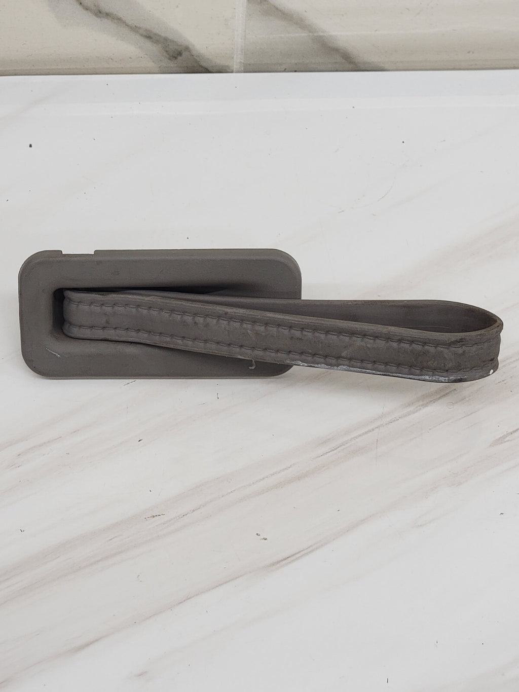🔥99-06 chevrolet chevy trunk pull -  light GRAY