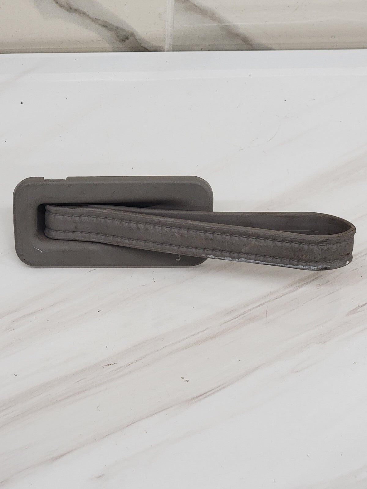 🔥99-06 chevrolet chevy trunk pull -  light GRAY