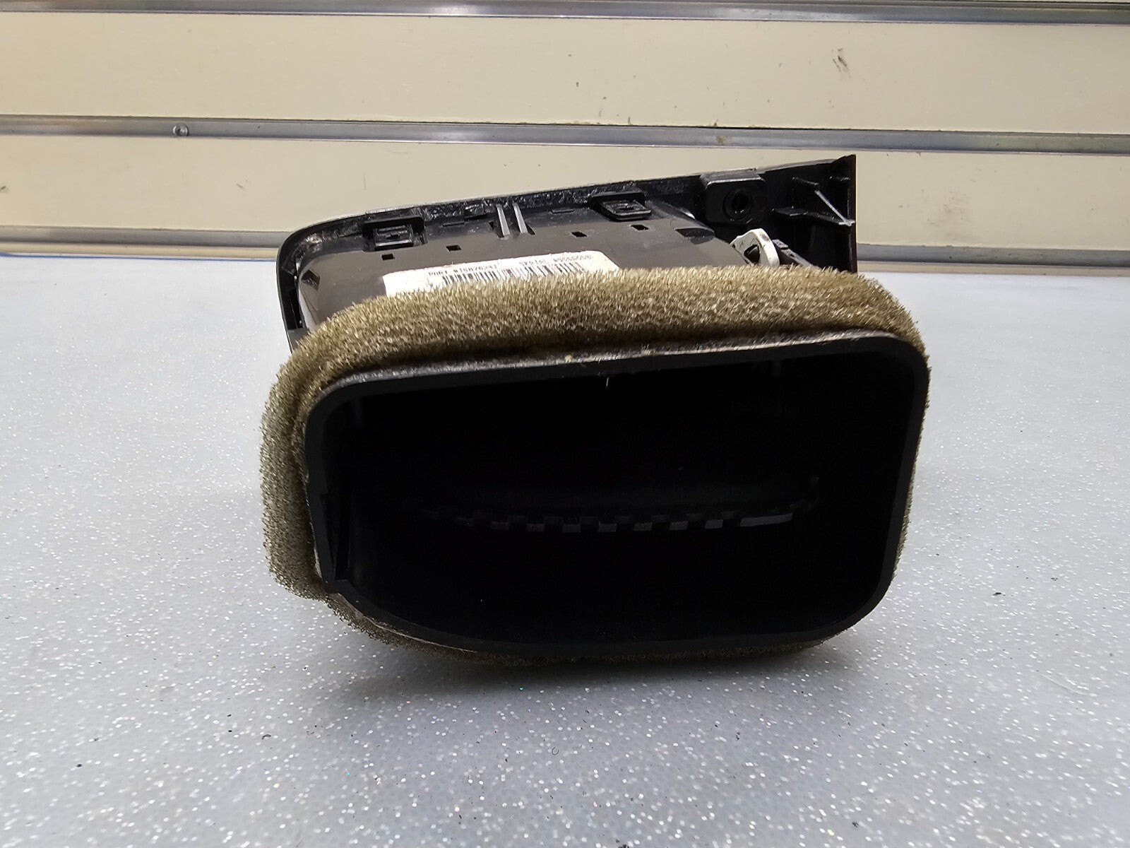 🔥2007 - 2014 Chevrolet Tahoe Front Left Driver Dashboard Air Vent OEM