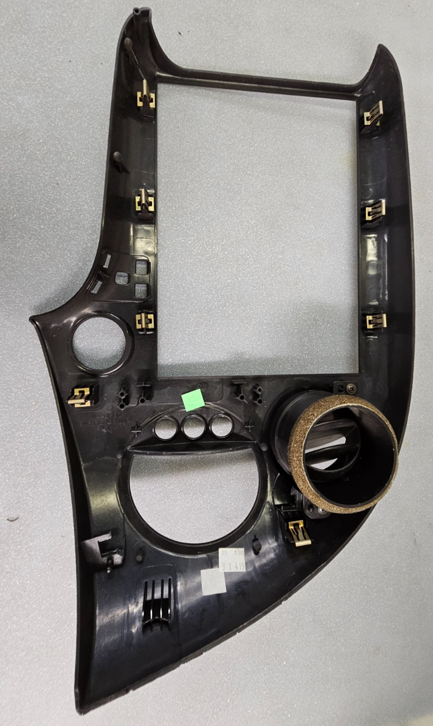 🔥04-08 Pontiac GRAND PRIX Center Dash RADIO BEZEL Trim w/3 BUTTONS Black B9