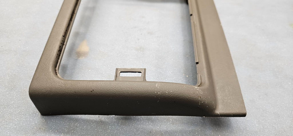 🔥03-06 CHEVY SILVERADO TAHOE GMC SIERRA CENTER CONSOLE STORAGE CUBBY TRAY TAN