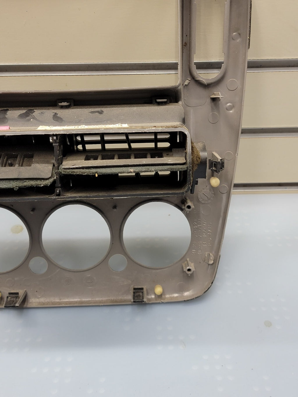 02-05 FORD EXPLORER RADIO AUDIO CLIMATE TEMPERATURE CONTROL BEZEL TRIM silver