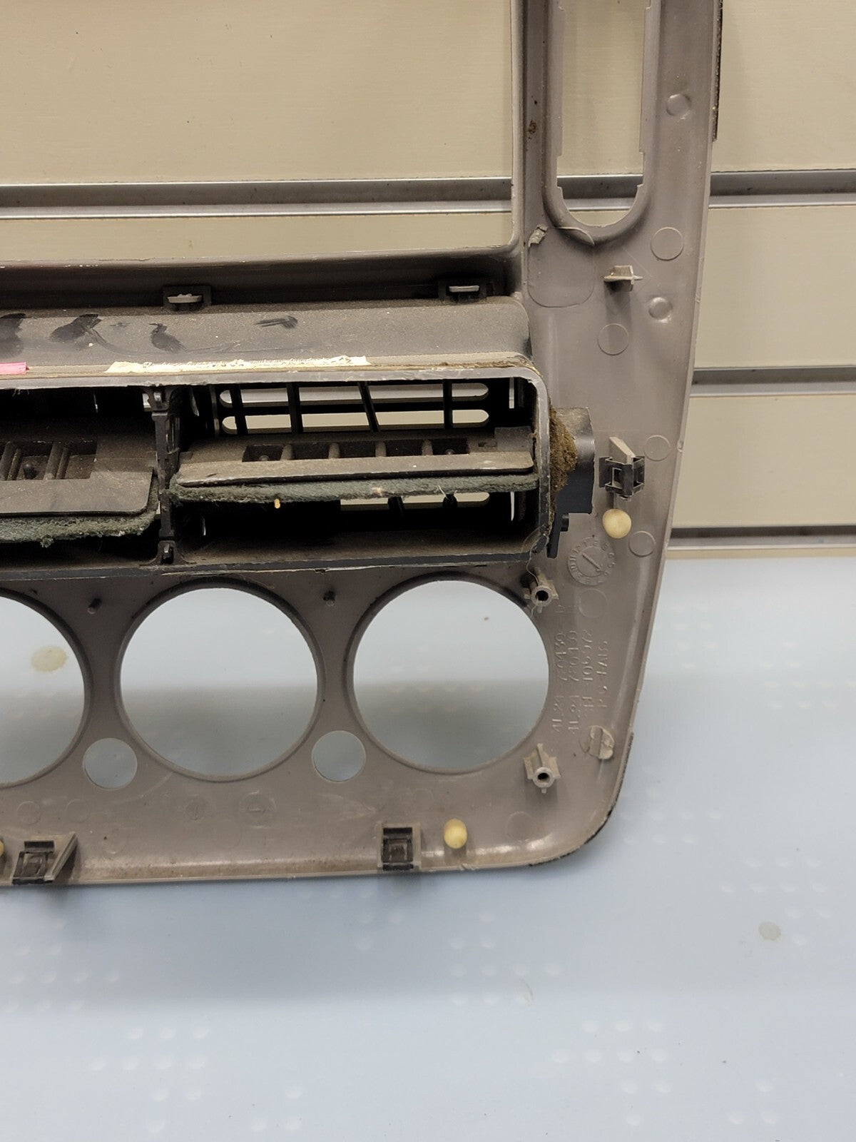 02-05 FORD EXPLORER RADIO AUDIO CLIMATE TEMPERATURE CONTROL BEZEL TRIM silver