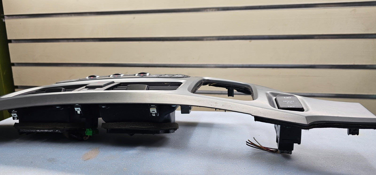 🔥05-10 Honda Odyssey Center Dash Radio Climate Control Bezel Trim Panel silver