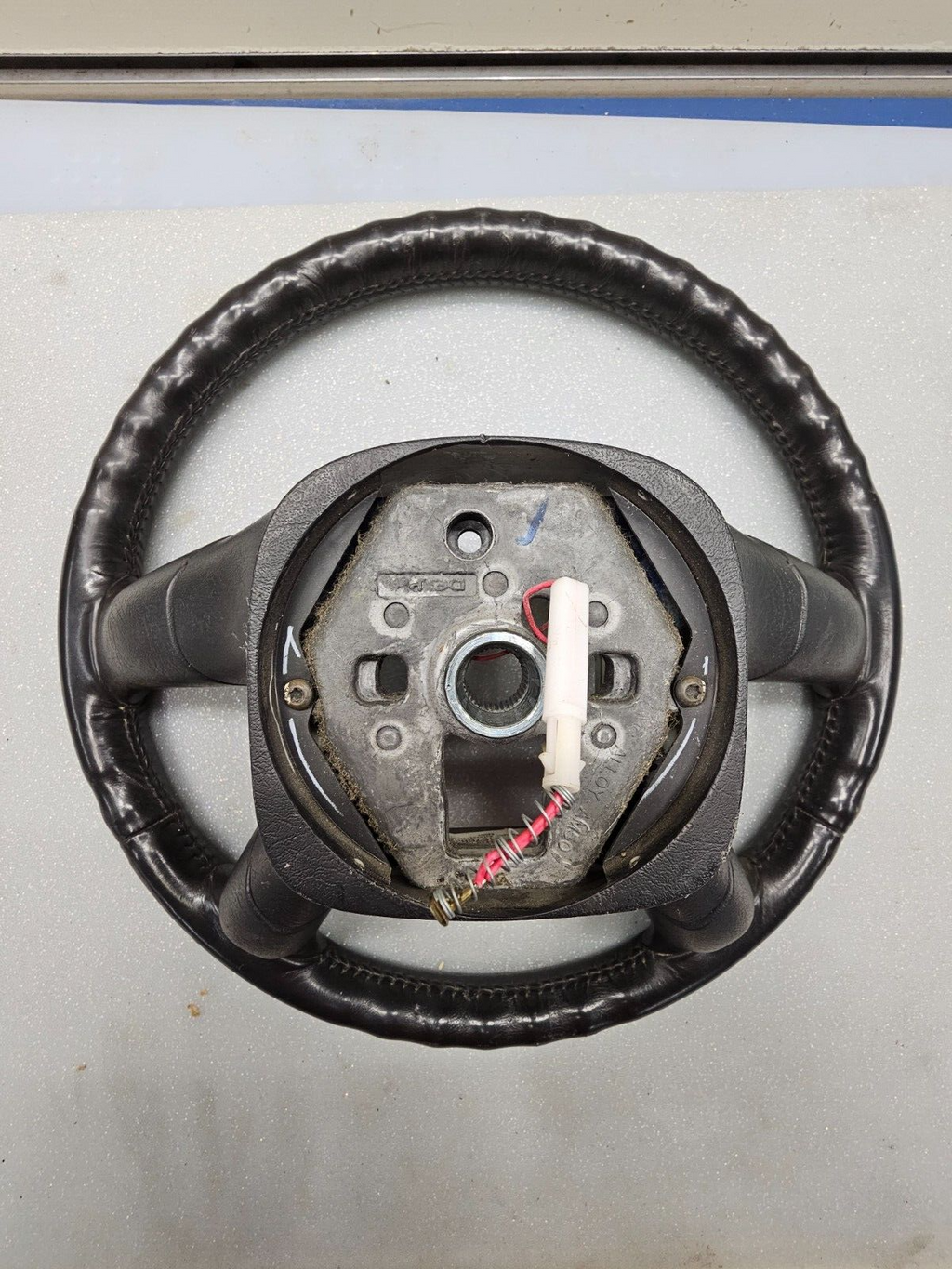 03-06 Chevrolet Tahoe Suburban Yukon Escalade Steering Wheel Column Black OEM