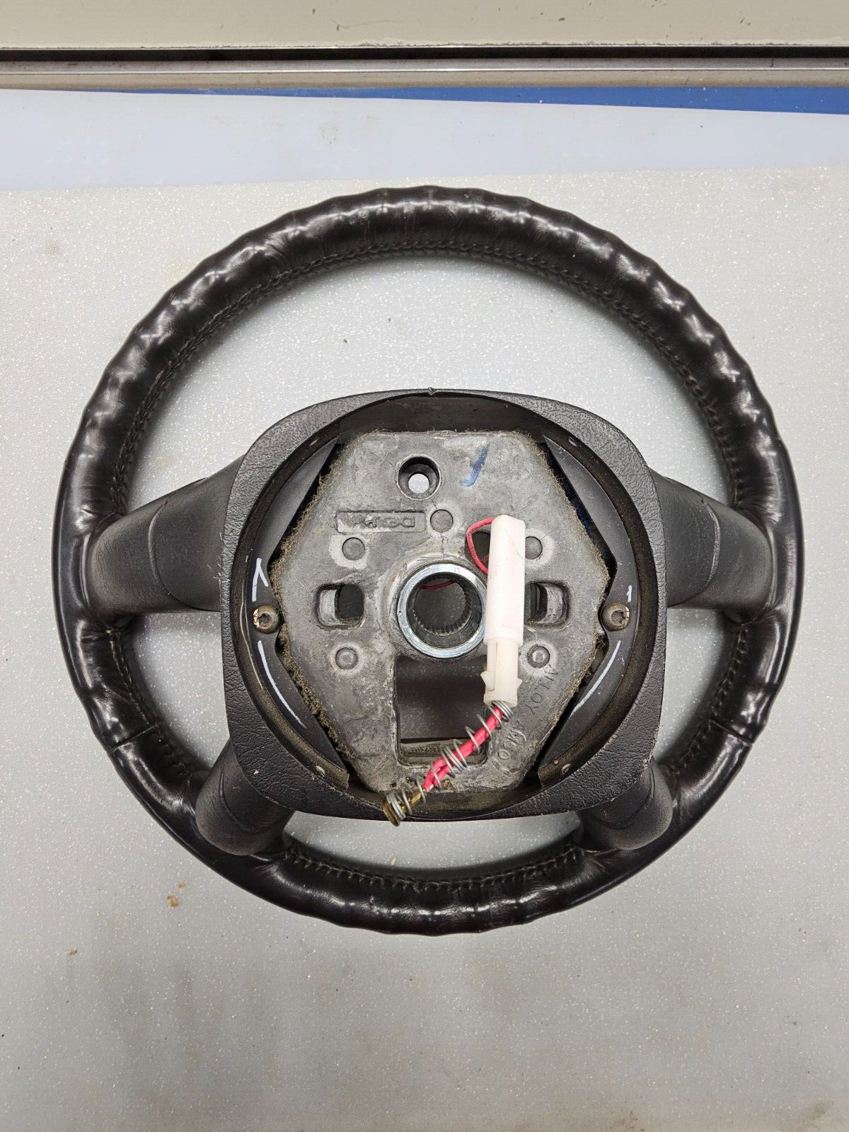 03-06 Chevrolet Tahoe Suburban Yukon Escalade Steering Wheel Column Black OEM