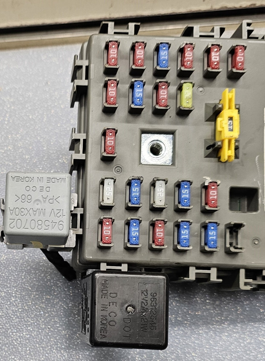 🔥09-11 Chevy Aveo Interior Interior Fuse Relay Junction Block Box Assembly OEM