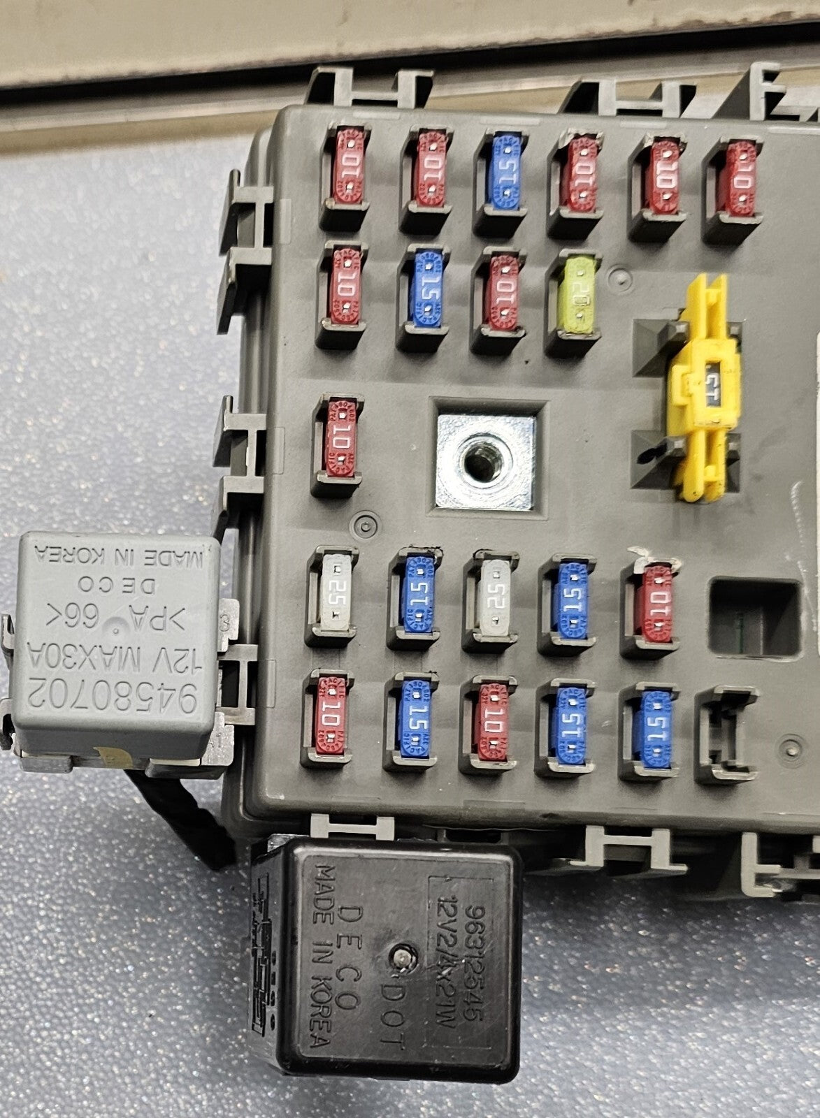 🔥09-11 Chevy Aveo Interior Interior Fuse Relay Junction Block Box Assembly OEM