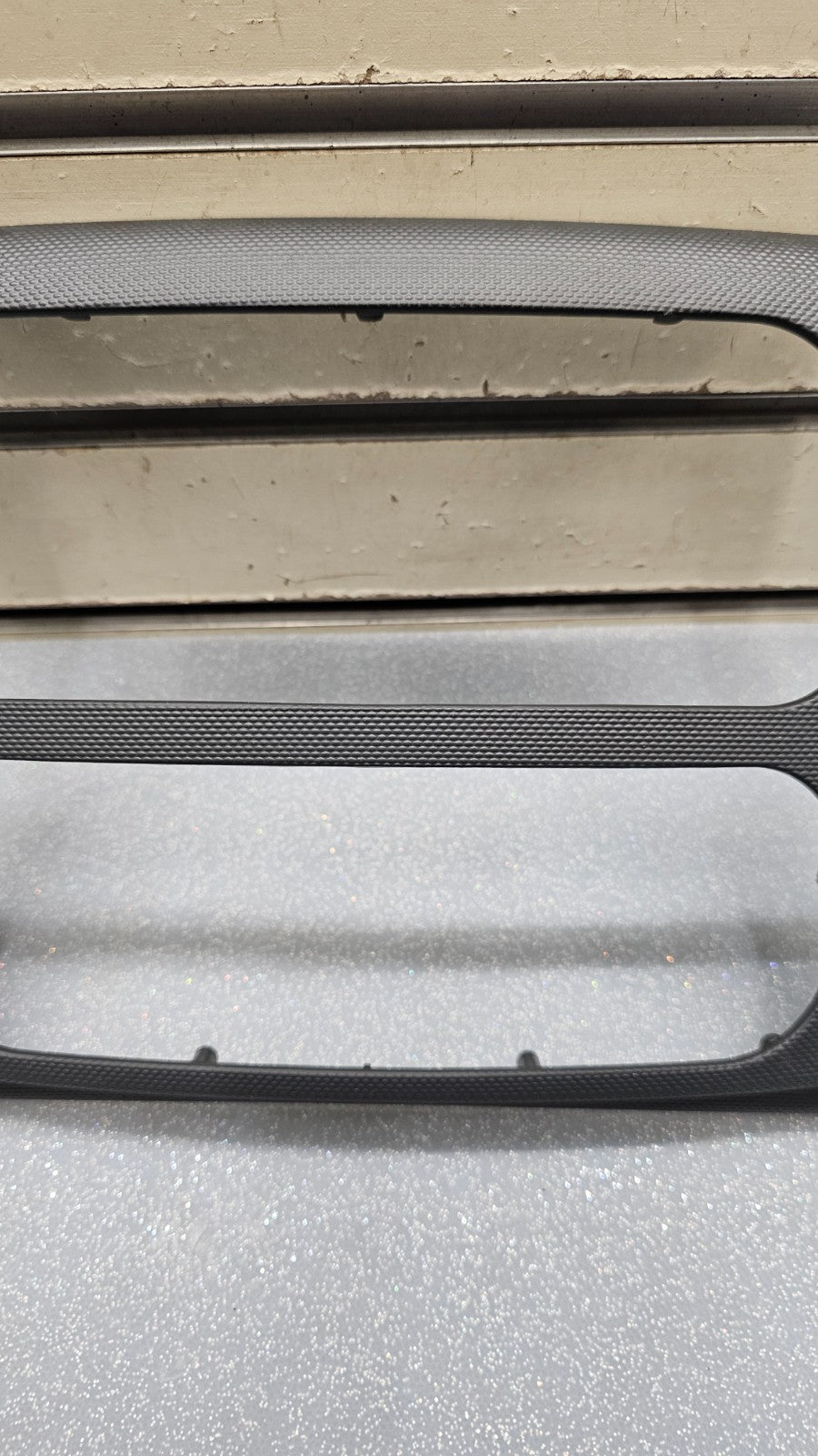 🔥03-06 Stratus Sebring Dash AM FM Radio Stereo Display Trim Panel Bezel Black