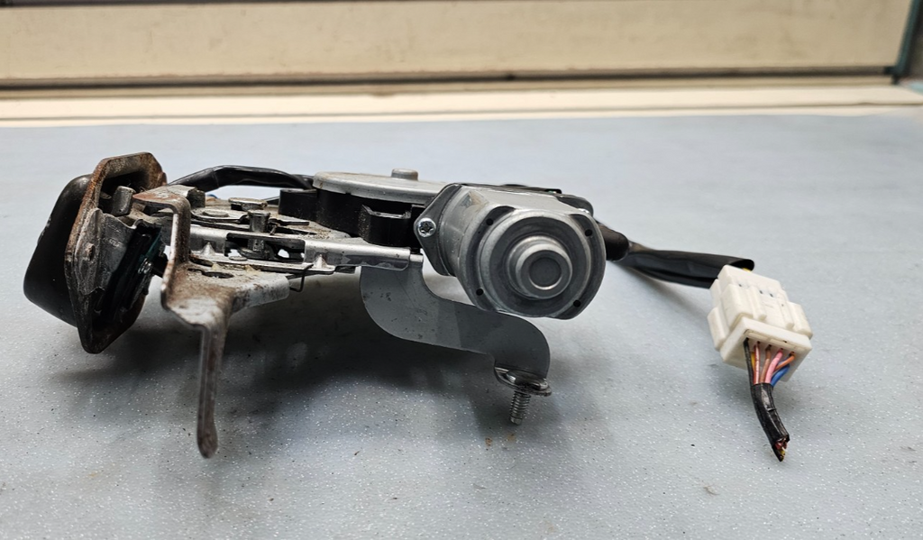 🔥03-15 NISSAN ARMADA INFINITI QX56 LIFTGATE LID LOCK LATCH ACTUATOR MOTOR POWER