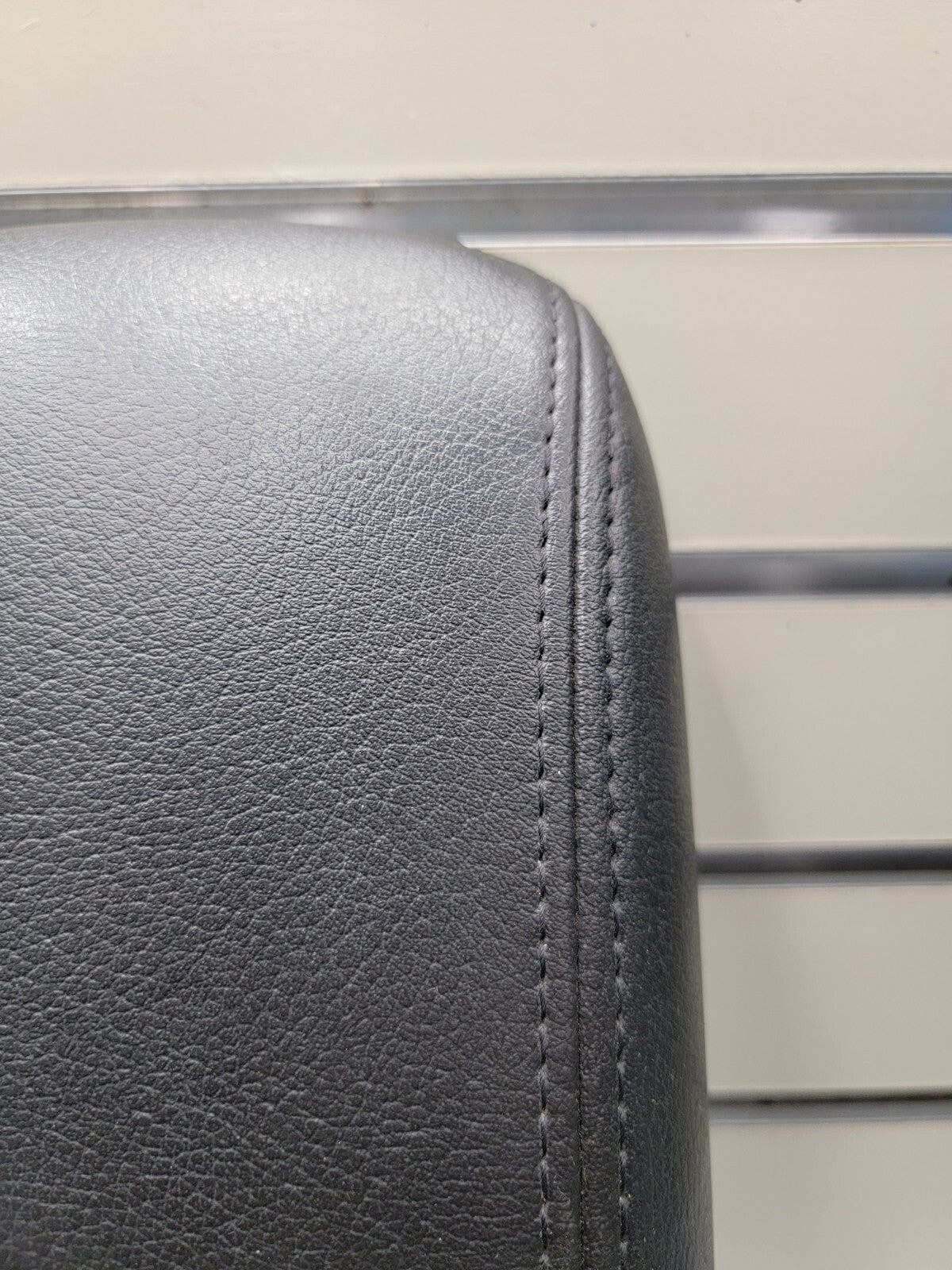 🔥02-09 Chevy Trailblazer GMC ENVOY Center Console Armrest Lid LEATHER BLACK def
