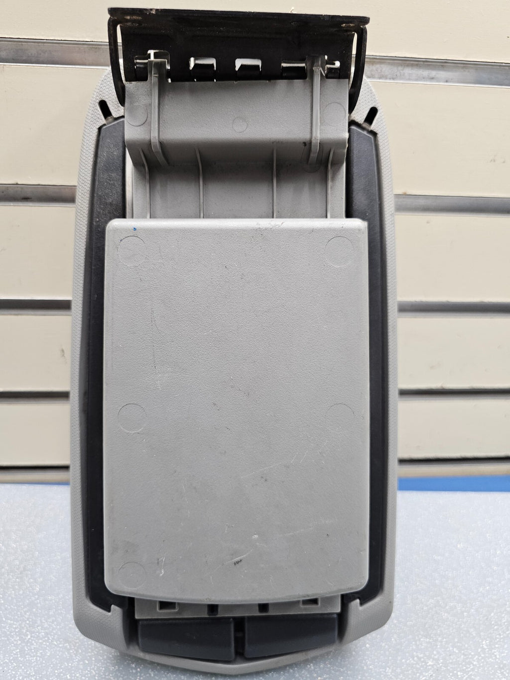 07-10 Chrysler Sebring Front Center Console Lid Arm Rest Cover Leather GRAY
