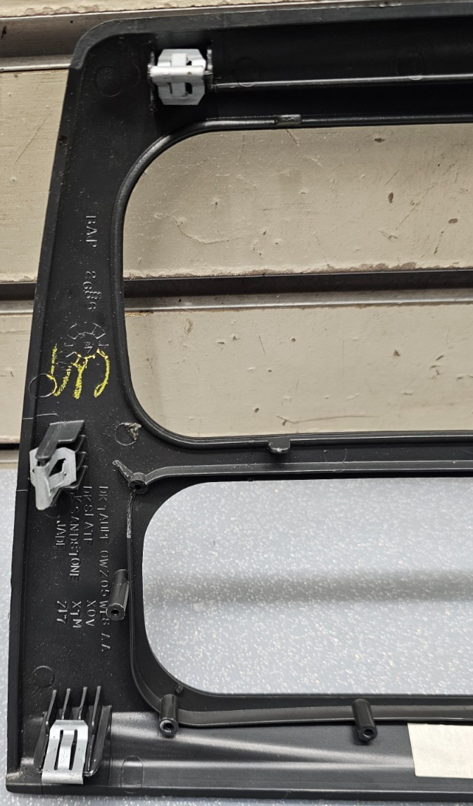 🔥03-06 Stratus Sebring Dash AM FM Radio Stereo Display Trim Panel Bezel Black