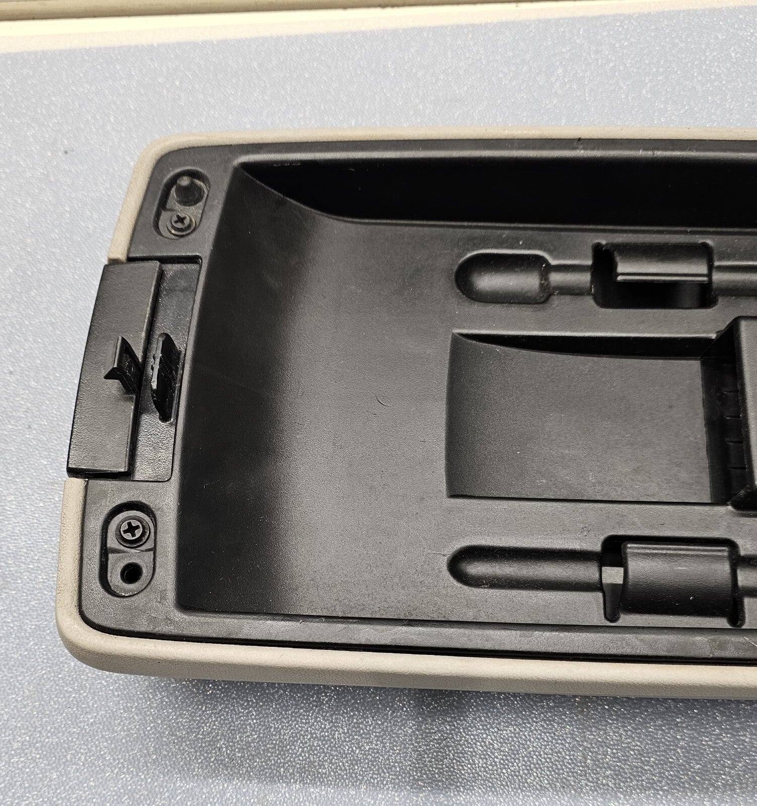 🔥05-07 Chrysler 300 Dodge CHARGER Center Console ARMREST Lid Cover TAN L28