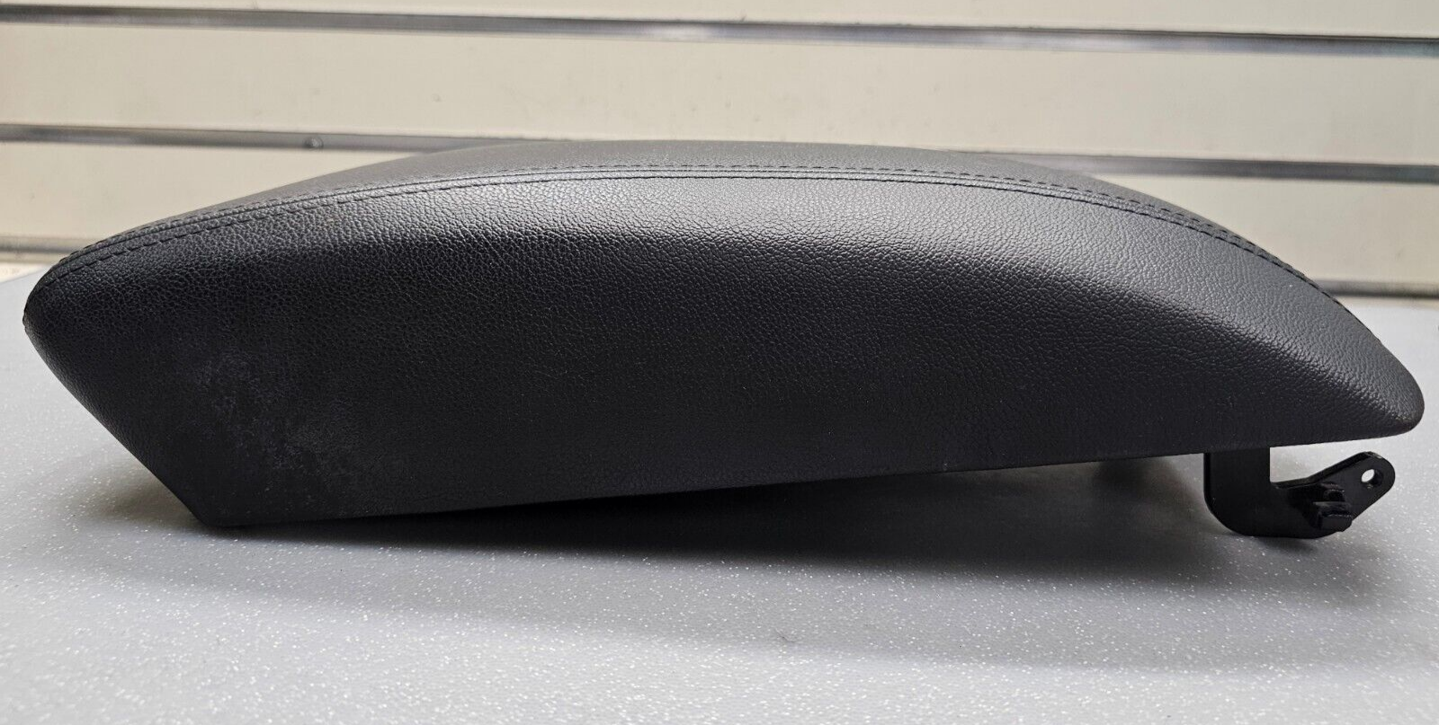 🔥11-14 HYUNDAI SONATA FRONT CENTER CONSOLE ARM REST LID COVER TOP PAD BLACK OEM
