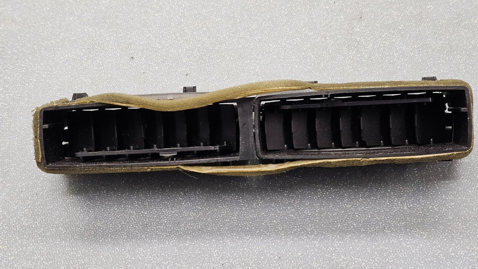 🔥08-11 Ford Focus Front Upper Center Dash Dual Air Vent Bezel Trim Panel Black