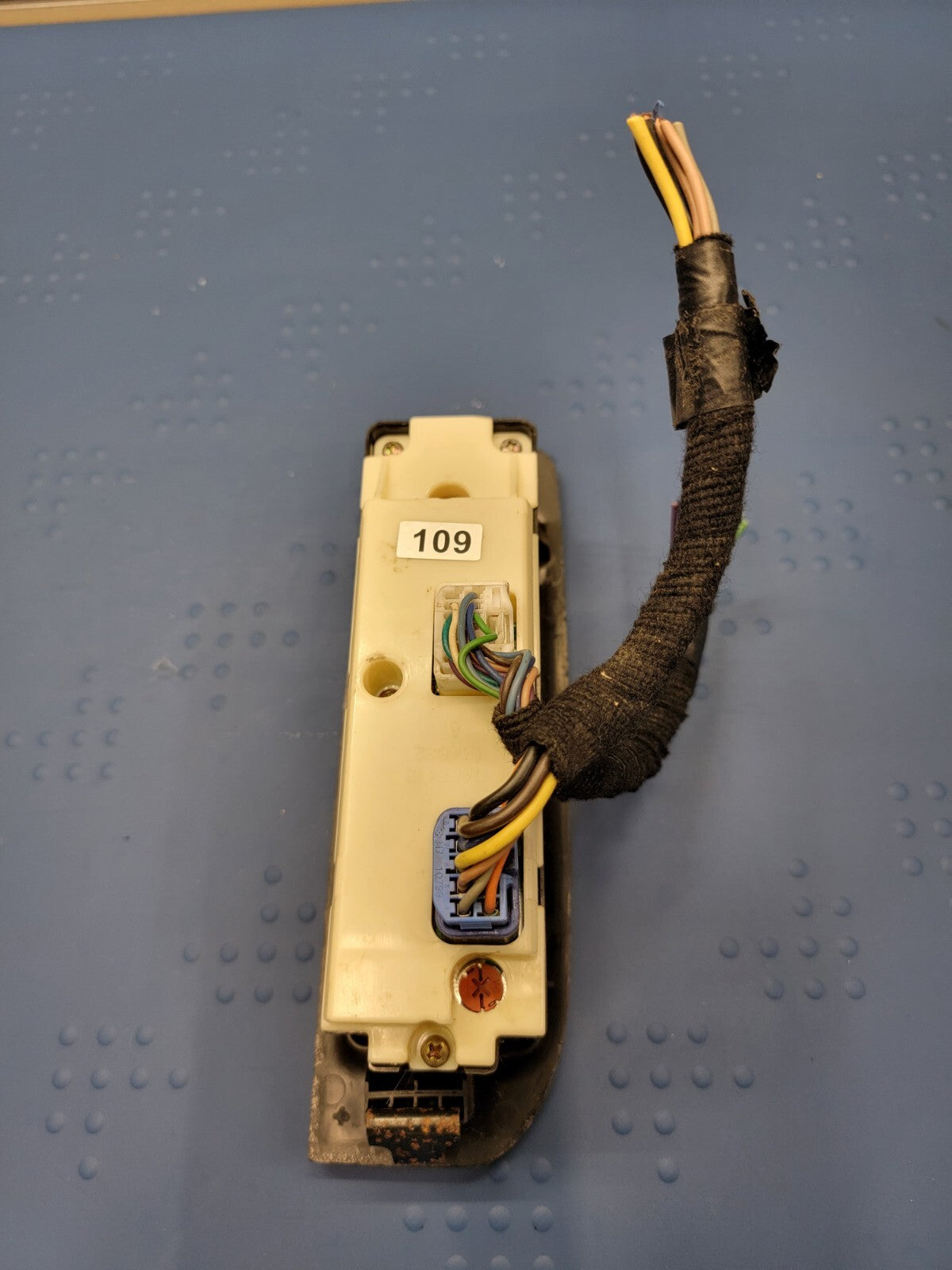 2006-2010 HUMMER H3 Driver Master Window Door Switch Black