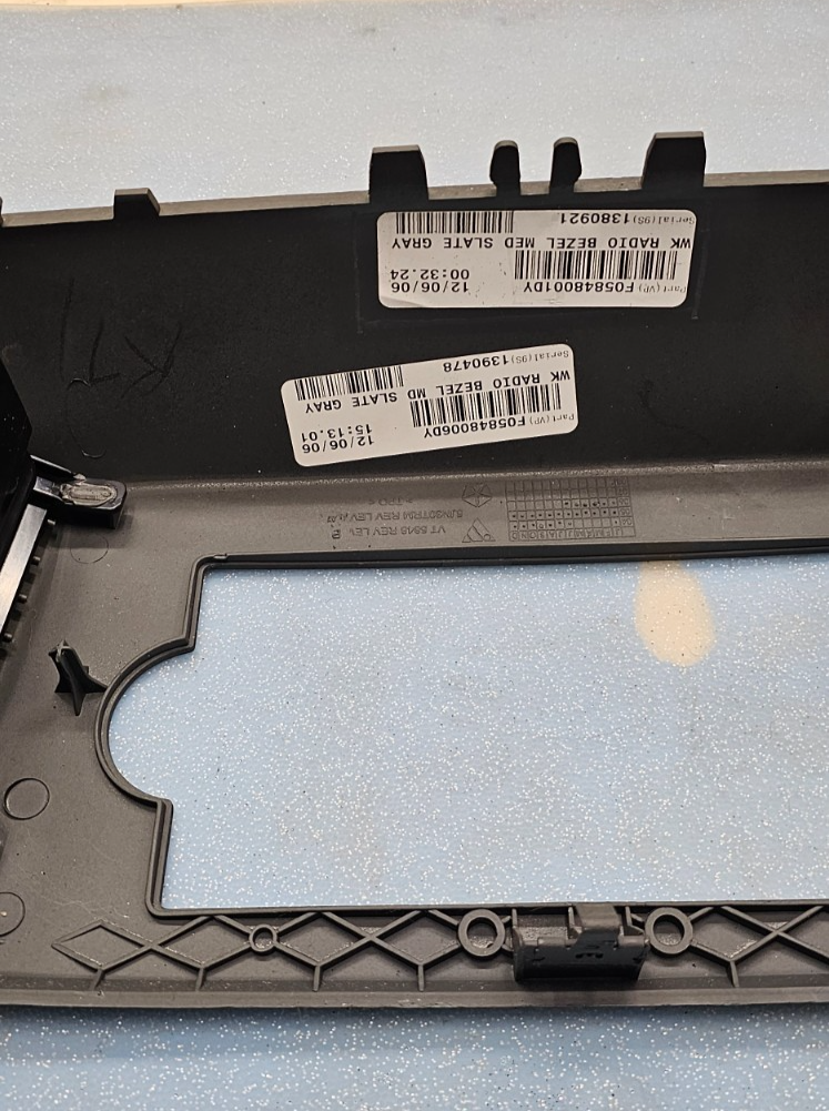 🔥05-07 Jeep Grand Cherokee Radio Dash Bezel Trim Surround Vent SLATE GRAY B30